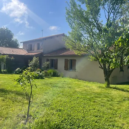 Homestay Echappee Belle Verdoyante 20 Min Du Puy